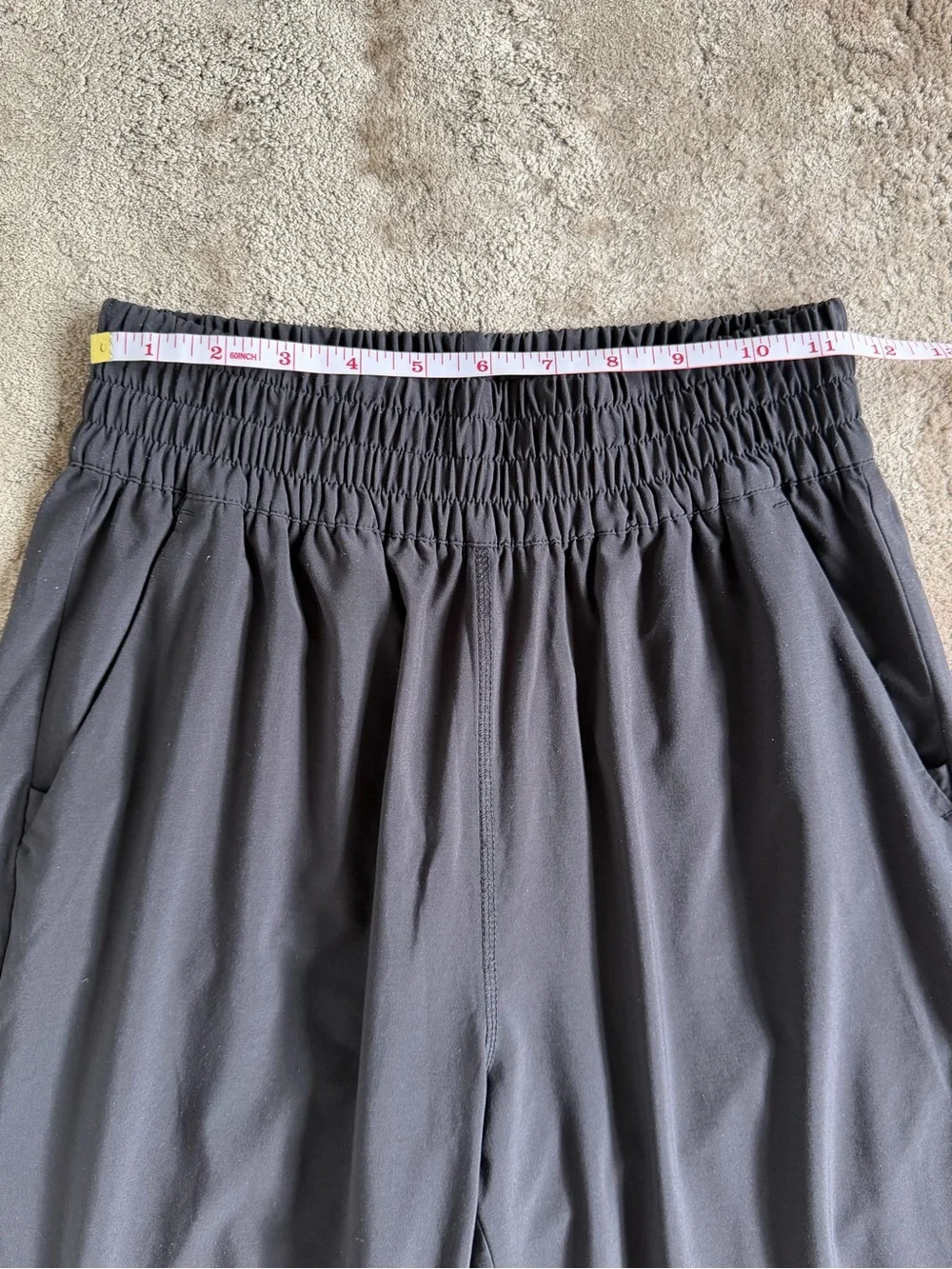 Vuori Black Elastic-Waist Joggers - Picture 4 of 11
